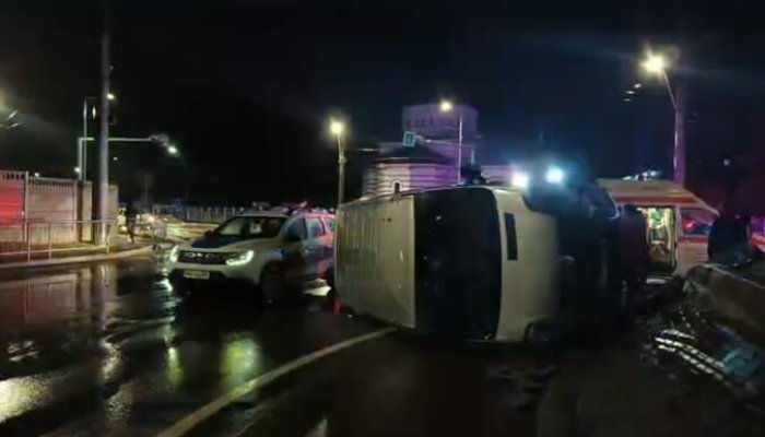 microbuz răsturnat dn1b valea călugărească