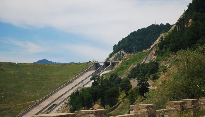 Buzău: Apele Române fac demersuri pentru reautorizarea barajului Siriu. Autorizația de funcționare expiră în iulie