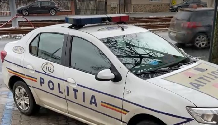 Polițist din Arad anchetat în Austria. A furat, împreună cu soția sa, pantofi sport din 20 de magazine