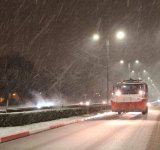UPDATE. Ședință de urgență în miez de noapte, la Ploiești, pentru deszăpezire: „Ce se curăță acum se așază la loc în câteva minute”