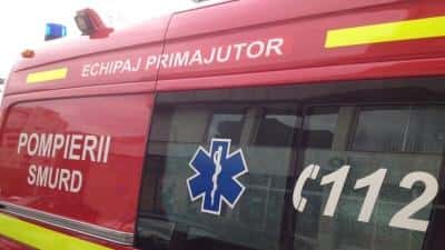 PRAHOVA: Cel puțin două persoane prinse sub o schelă care s-a prăbușit