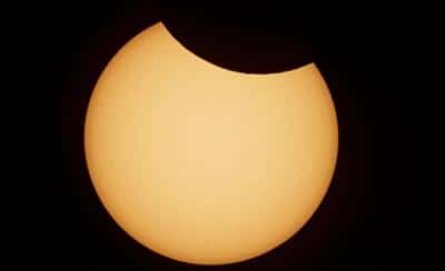 VIDEO LIVE – Urmărește în direct eclipsa parțială de Soare de marți, 25 octombrie