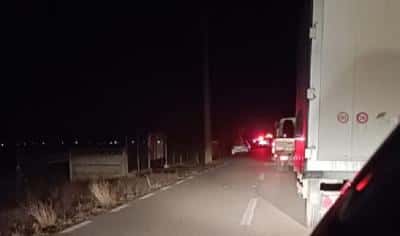 Un șofer a intrat cu mașina în stâlp, la Ariceștii Rahtivani. Era atât de beat încât salvatorii cu crezut că e inconștient
