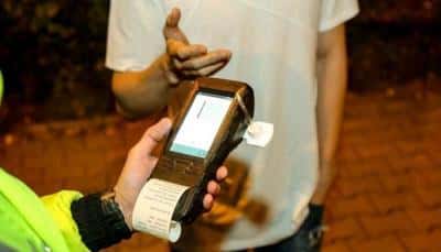 Conducător auto drogat tras pe dreapta de polițiști, azi-noapte, pe Șos. Vestului