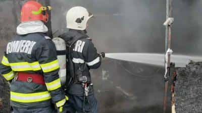 5 persoane rănite de explozia unei rulote tip fast food în Maramureș