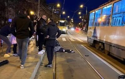 Decizia magistraților din Ploiești cu privire la tânărul drogat care a dat cu mașina peste și femeie și fiica ei de 6 ani