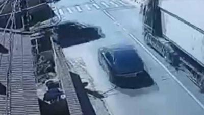 FOTO. Accident grav surprins de camerele de supraveghere