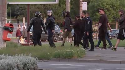 Suporterii Dinamo au băgat un polițist în spital, într-o bătaie generală, la Galați