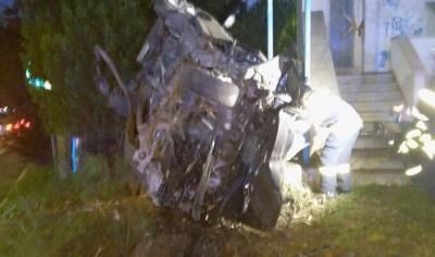 Accident cumplit pe DN1, la Bănești. Un tânăr de 36 de ani a murit prins între fiarele contorsionate
