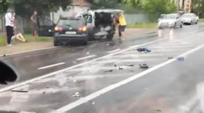 VIDEO 🎦 Accident cu descarcerare, pe DN1A, în Lipănești